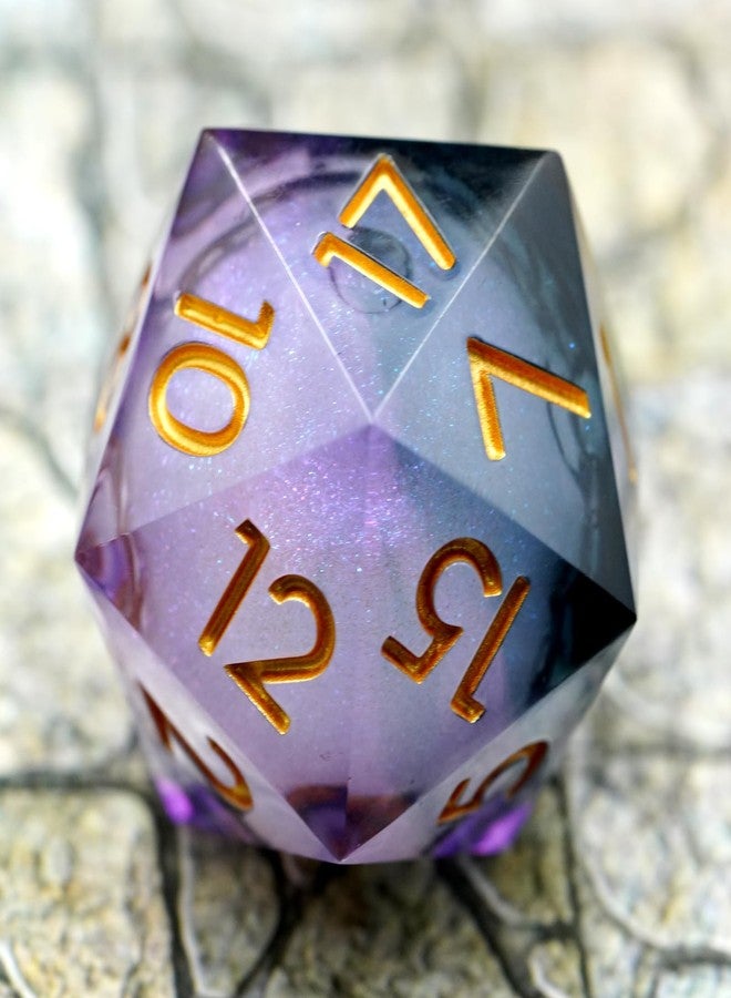 نرد ماي وين العملاق ذو النواة السائلة 50 مم، نرد حاد الحواف مصنوع يدويًا لألعاب Dungeons and Dragons مع علبة هدايا. نرد جامبو متعدد الأوجه D20 بحجم 50 مم لألعاب تقمص الأدوار (أسود بنفسجي سائل-1) للأعمار من 15 عامًا فما فوق - Image 4